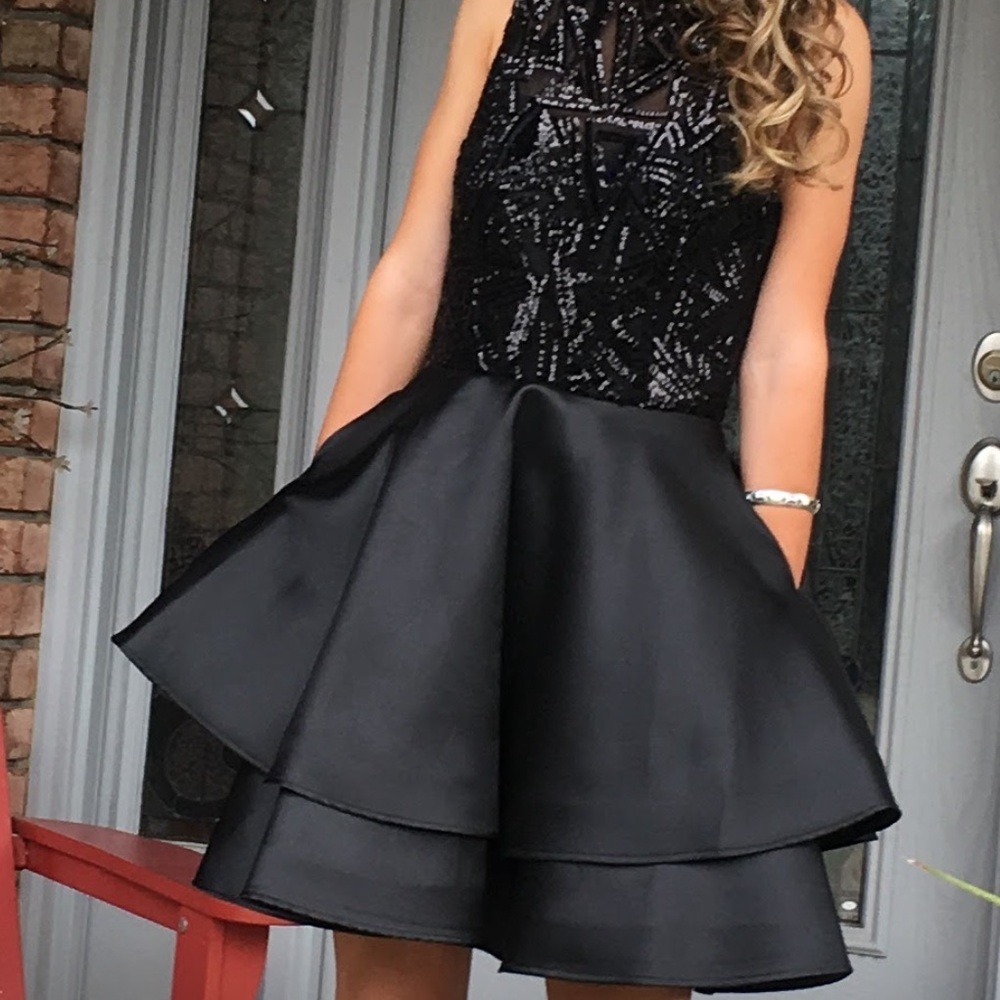 Elegant Black Sleeveless Dress